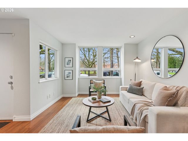 3904 Se 16TH Ave, Portland, OR 97202