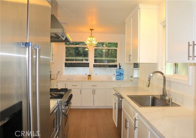 6454 Baird Avenue, Reseda (los Angeles), CA 91335