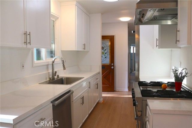 6454 Baird Avenue, Reseda (los Angeles), CA 91335