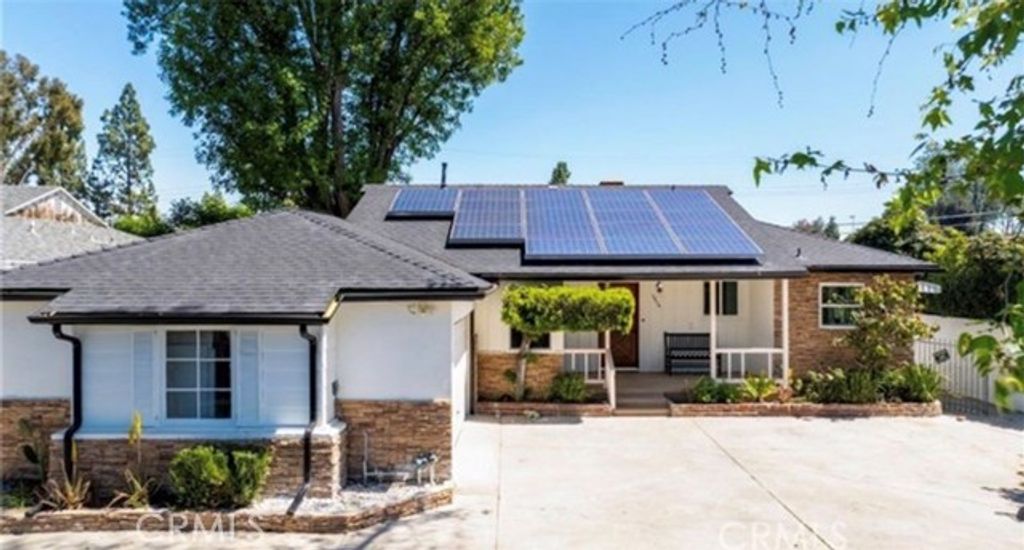 6454 Baird Avenue, Reseda (los Angeles), CA 91335