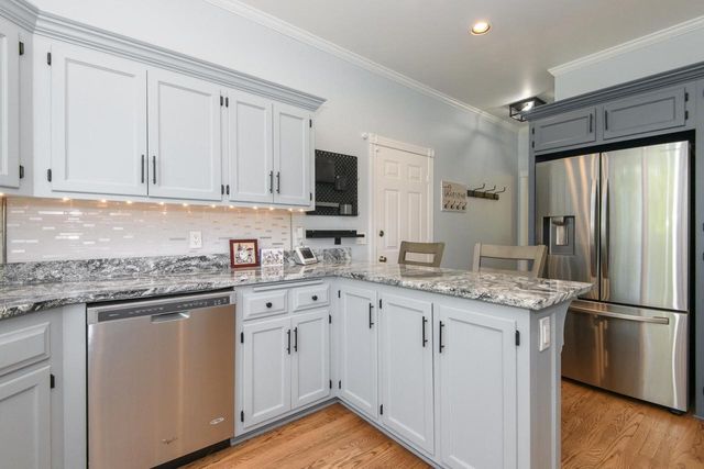 5201 Hunt Club ROAD E, Wind Point, WI 53402