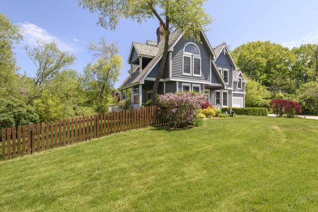 5201 Hunt Club ROAD E, Wind Point, WI 53402