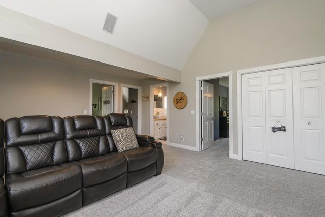 5201 Hunt Club ROAD E, Wind Point, WI 53402