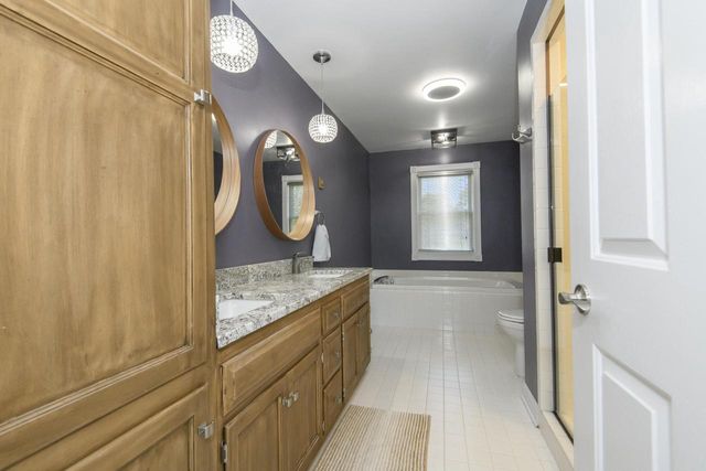 5201 Hunt Club ROAD E, Wind Point, WI 53402