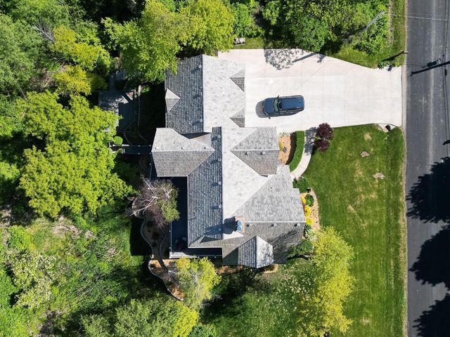 5201 Hunt Club ROAD E, Wind Point, WI 53402