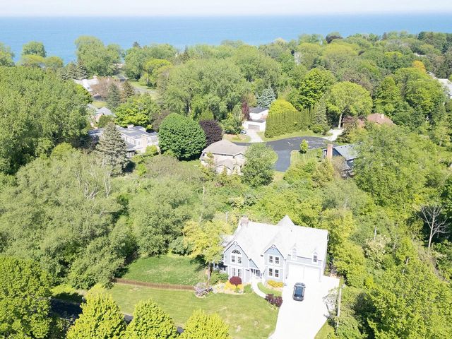 5201 Hunt Club ROAD E, Wind Point, WI 53402