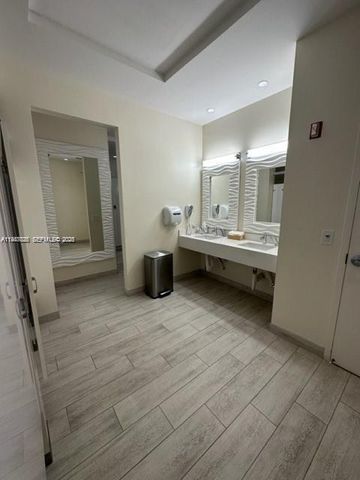 2100 N Ocean Boulevard 20D, Fort Lauderdale, FL 33305