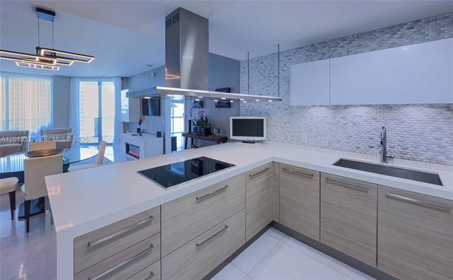 17111 Biscayne Blvd 1705, North Miami Beach, FL 33160