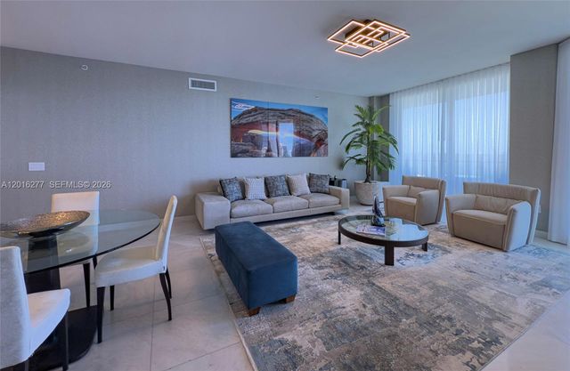 17111 Biscayne Blvd 1705, North Miami Beach, FL 33160