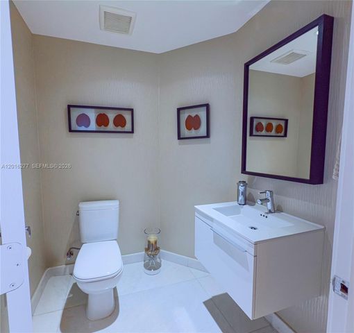 17111 Biscayne Blvd 1705, North Miami Beach, FL 33160