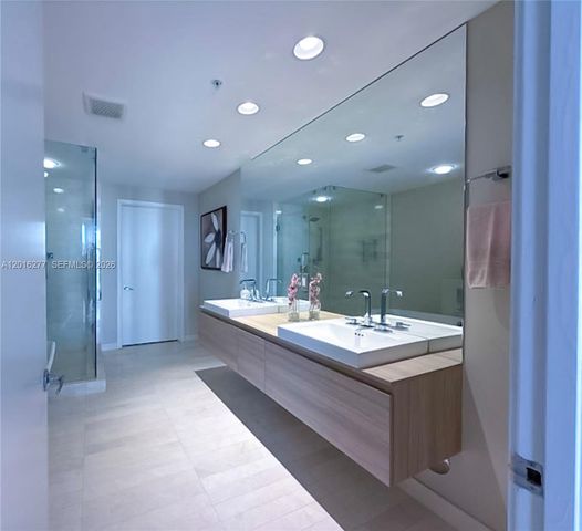 17111 Biscayne Blvd 1705, North Miami Beach, FL 33160