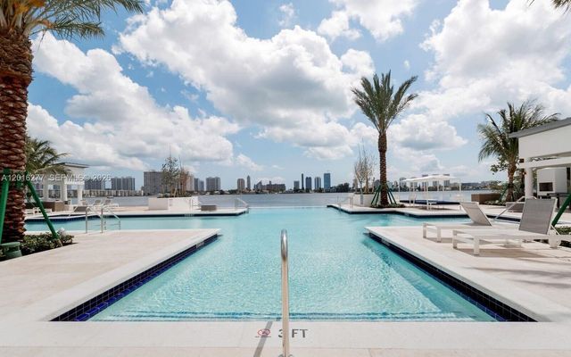 17111 Biscayne Blvd 1705, North Miami Beach, FL 33160