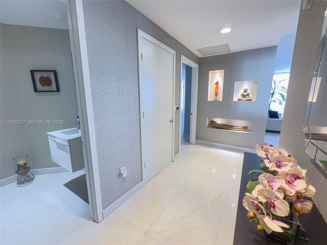 17111 Biscayne Blvd 1705, North Miami Beach, FL 33160
