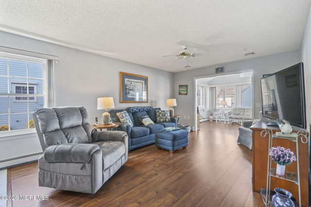 6 Cancun Street, Berkeley, NJ 08721