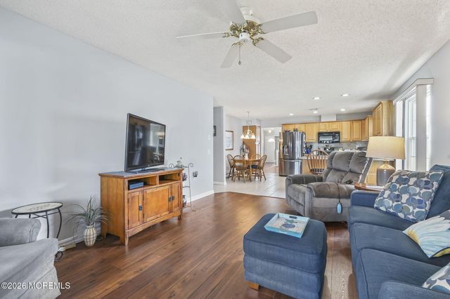 6 Cancun Street, Berkeley, NJ 08721