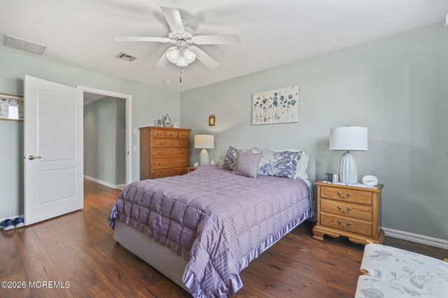 6 Cancun Street, Berkeley, NJ 08721