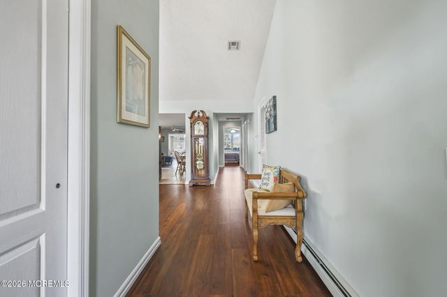 6 Cancun Street, Berkeley, NJ 08721