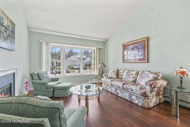 6 Cancun Street, Berkeley, NJ 08721