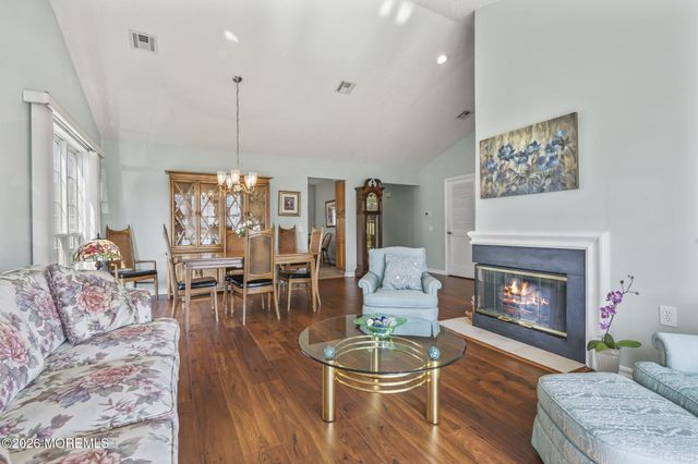 6 Cancun Street, Berkeley, NJ 08721