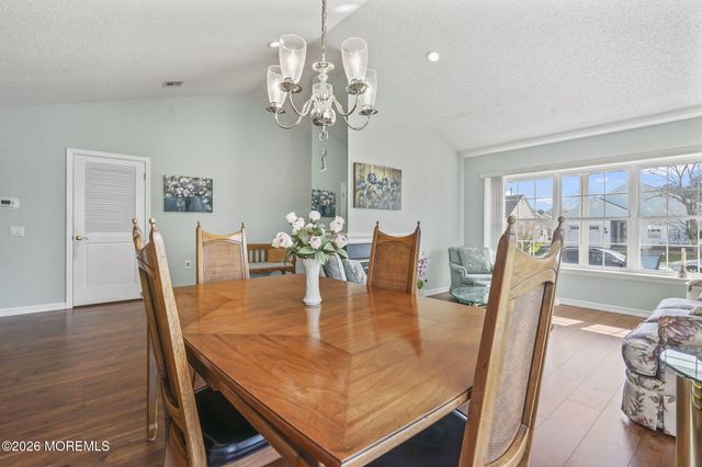 6 Cancun Street, Berkeley, NJ 08721