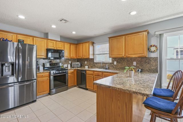 6 Cancun Street, Berkeley, NJ 08721