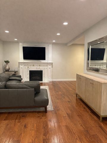 37 W Millbury Rd, Sutton, MA 01590