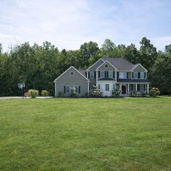 37 W Millbury Rd, Sutton, MA 01590