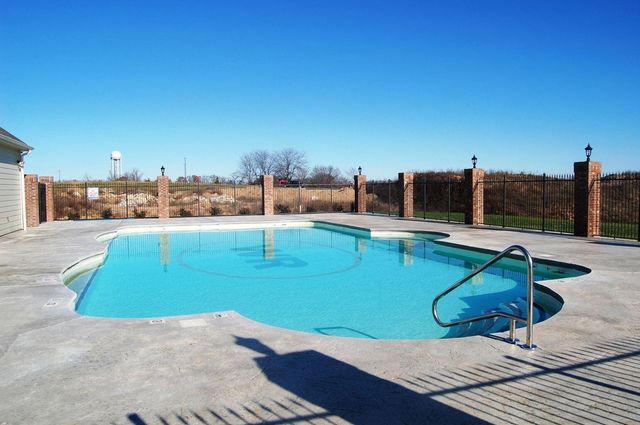 5801 ABERCORN DR, Columbia, MO 65203