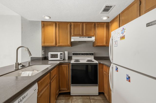 3301 Monroe Street NE UNIT J105, Albuquerque, NM 87110