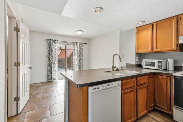3301 Monroe Street NE UNIT J105, Albuquerque, NM 87110