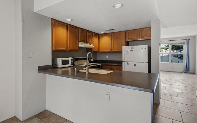 3301 Monroe Street NE UNIT J105, Albuquerque, NM 87110