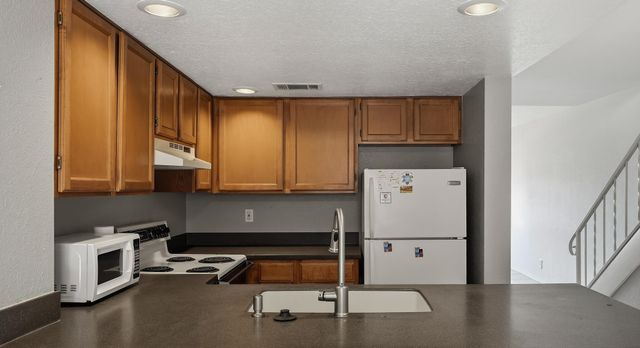 3301 Monroe Street NE UNIT J105, Albuquerque, NM 87110