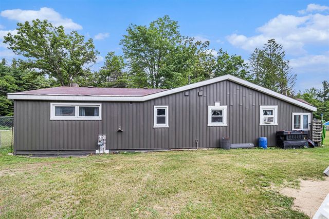 19030 W Almy Road, Howard City, MI 49329