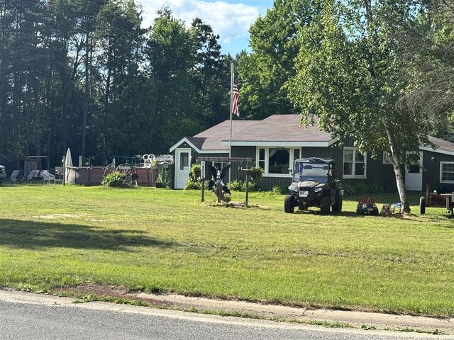 19030 W Almy Road, Howard City, MI 49329