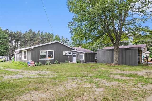 19030 W Almy Road, Howard City, MI 49329
