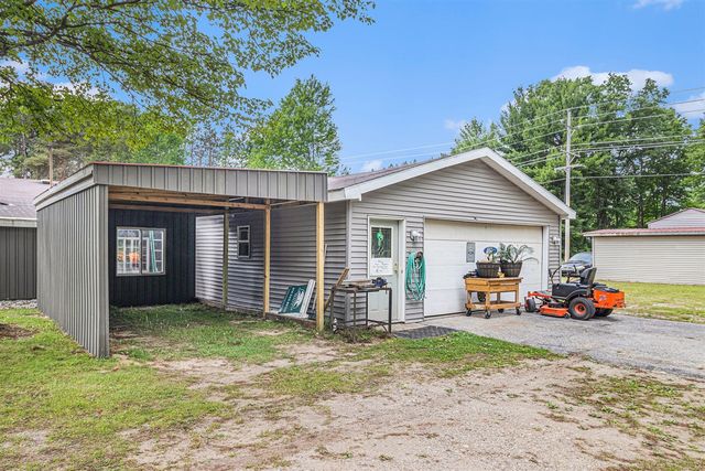 19030 W Almy Road, Howard City, MI 49329