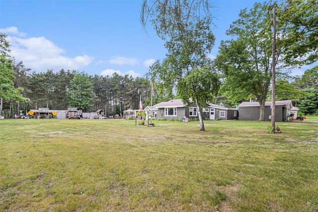 19030 W Almy Road, Howard City, MI 49329