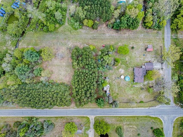 19030 W Almy Road, Howard City, MI 49329