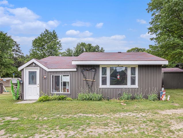 19030 W Almy Road, Howard City, MI 49329