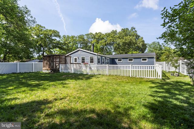8005 WOODHOLME CIR, Pasadena, MD 21122