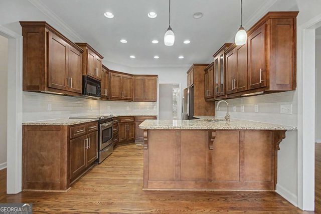 5043 Hickory Hills Drive, Woodstock, GA 30188