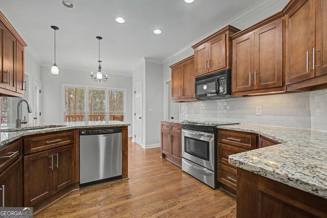 5043 Hickory Hills Drive, Woodstock, GA 30188