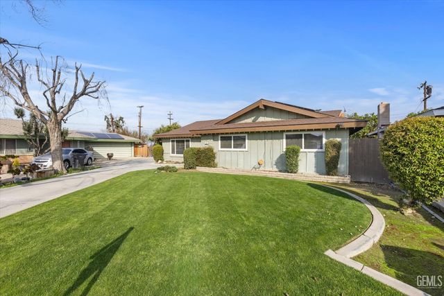 406 brynhurst, Bakersfield, CA 93304