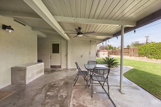 406 brynhurst, Bakersfield, CA 93304