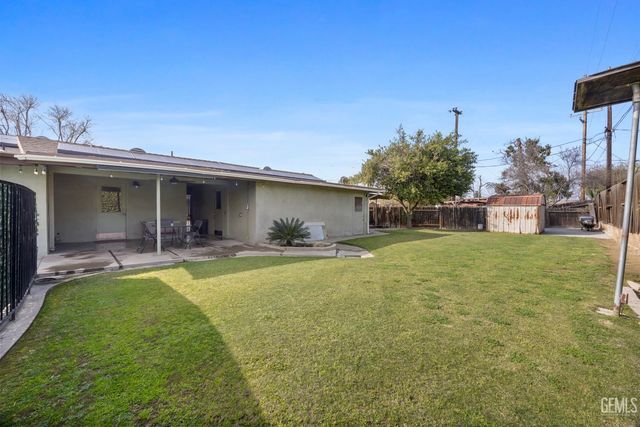 406 brynhurst, Bakersfield, CA 93304