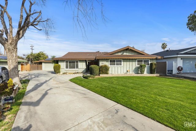 406 brynhurst, Bakersfield, CA 93304