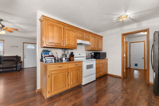 735 S Water Street, Seymour, MO 65746