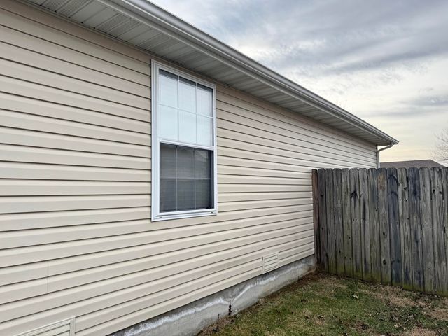 735 S Water Street, Seymour, MO 65746