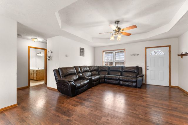 735 S Water Street, Seymour, MO 65746