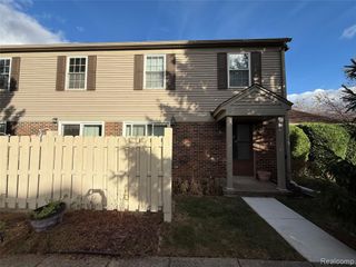 15817 Charleston Drive, Clinton Township, MI 48038